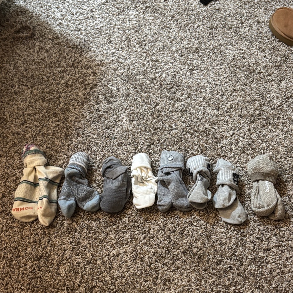 Lot of high performance socks - Lululemon, on loud and bombas